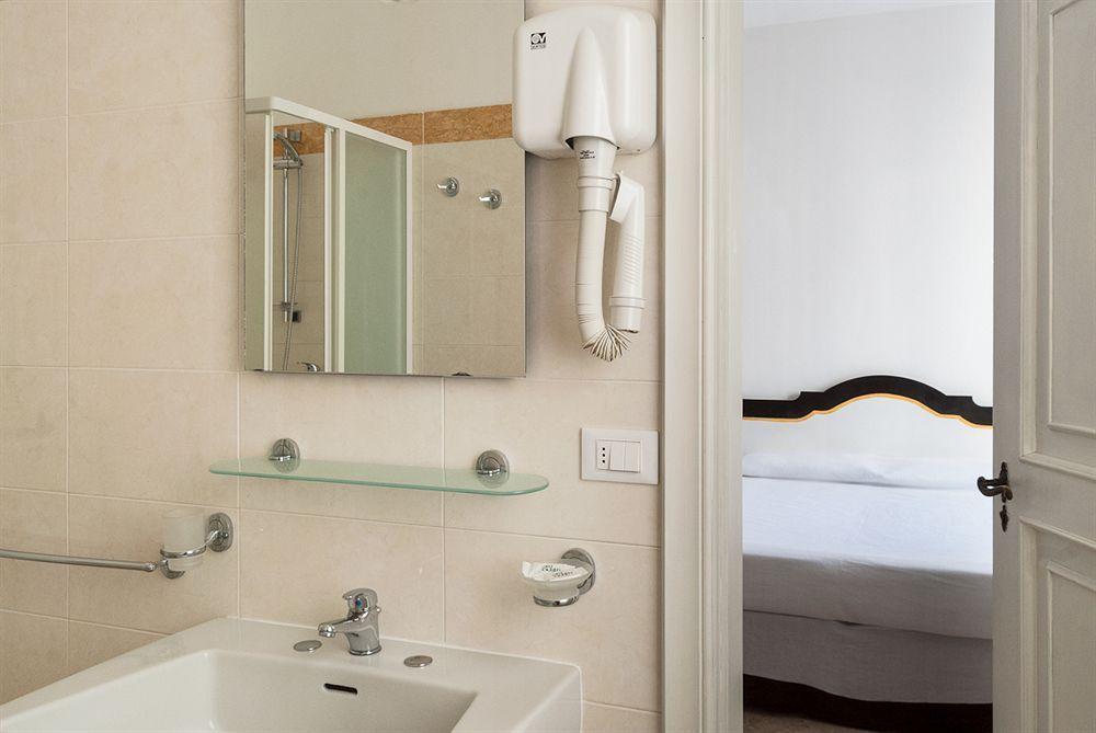 B&B Artemide Лече Екстериор снимка