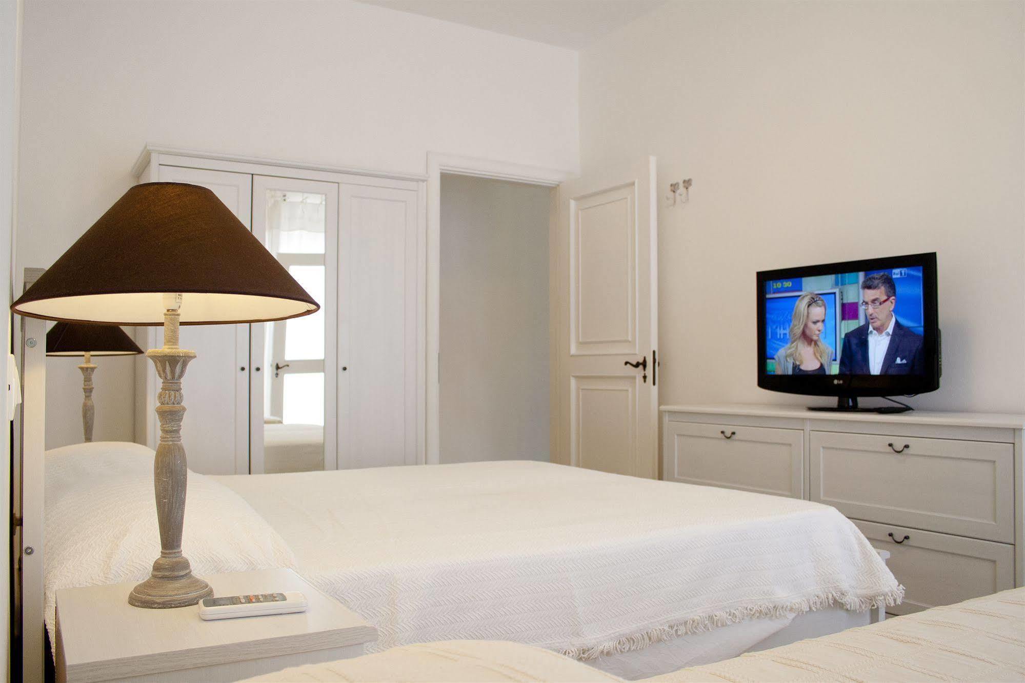 B&B Artemide Лече Екстериор снимка